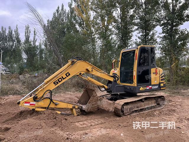 駕駛室整體（整機外觀）