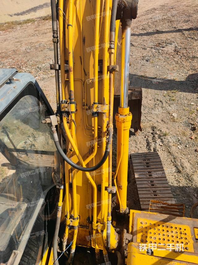 大臂背部俯視（工作和回轉(zhuǎn)裝置）