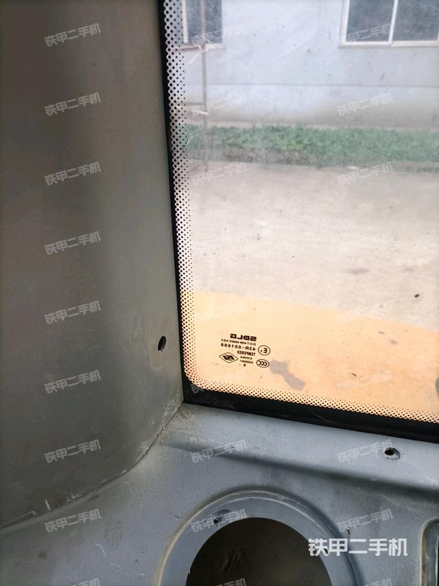 后窗玻璃角標(biāo)（駕駛室部分）