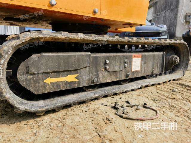 右側(cè)履帶整體?（行走機構(gòu)）