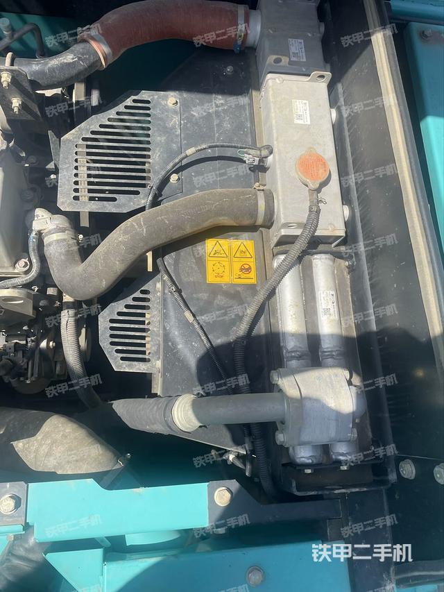 中央回轉接頭特寫（上車部件）