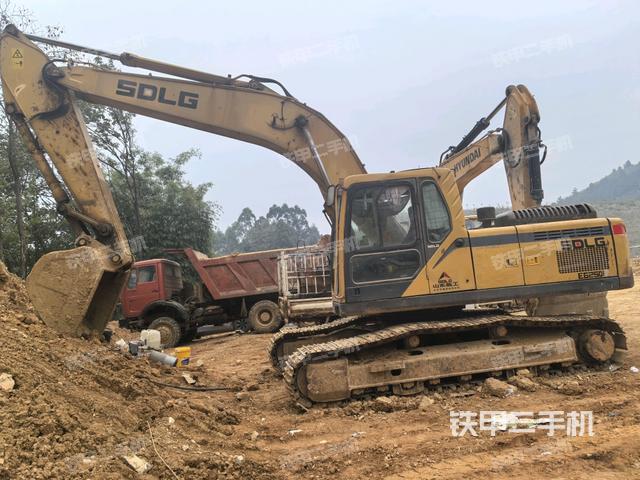 山東臨工E6250F挖掘機(jī)
