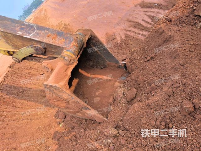 大臂背部俯視（工作和回轉(zhuǎn)裝置）