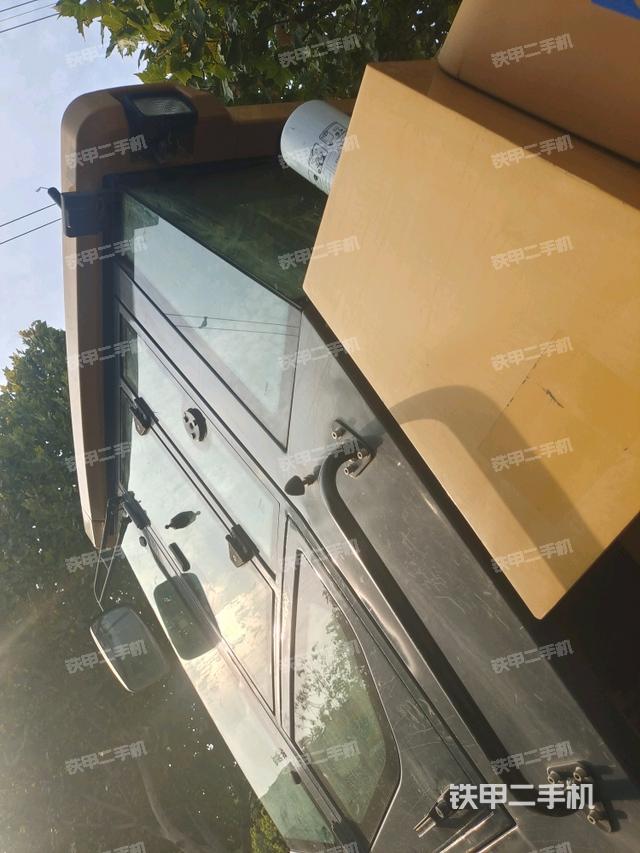 駕駛室外頂全景（壓路機(jī)駕駛室）