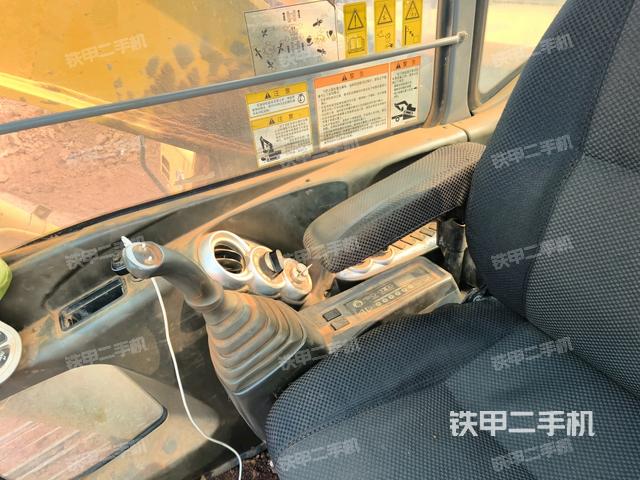 駕駛室左后45度（駕駛室部分）