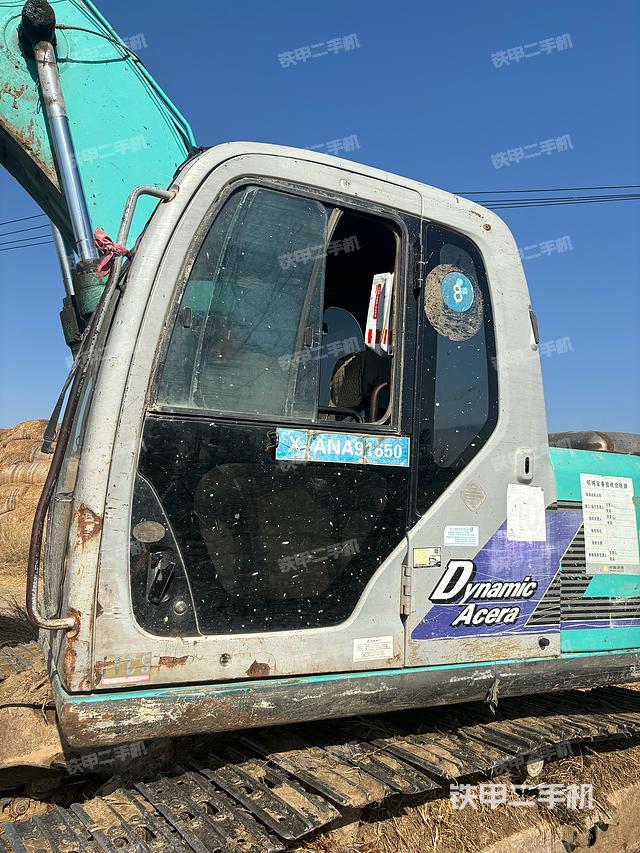 駕駛室整體（整機外觀）