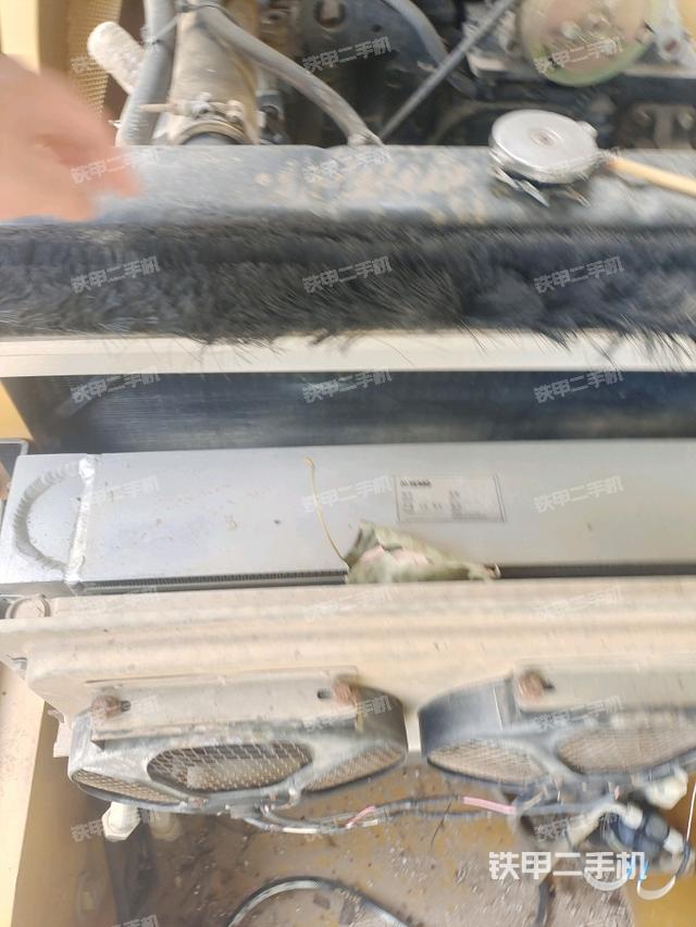 風(fēng)扇及皮帶（壓路機(jī)發(fā)動(dòng)機(jī)艙）