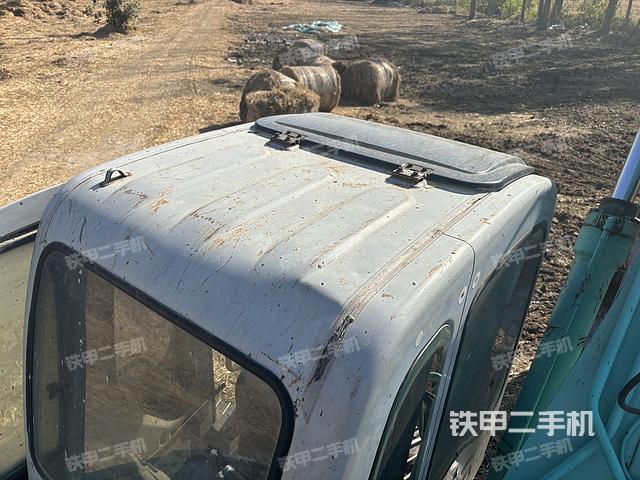 駕駛室頂部（整機外觀）