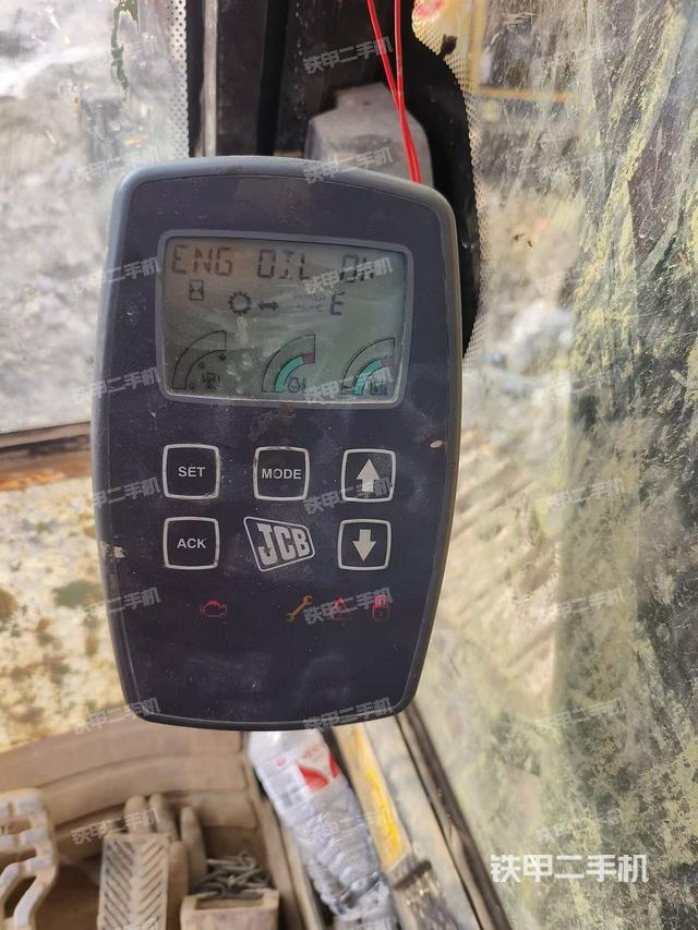 駕駛室整體（整機外觀）