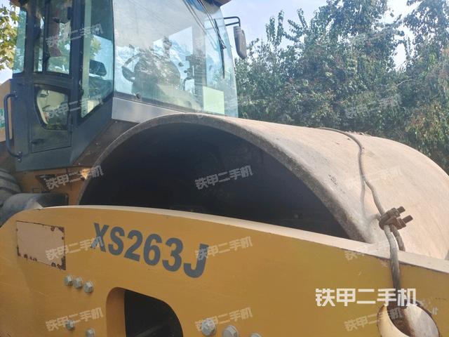前車架正左側(cè)（壓路機(jī)前后車架）
