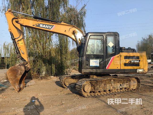 三一重工SY135C挖掘机