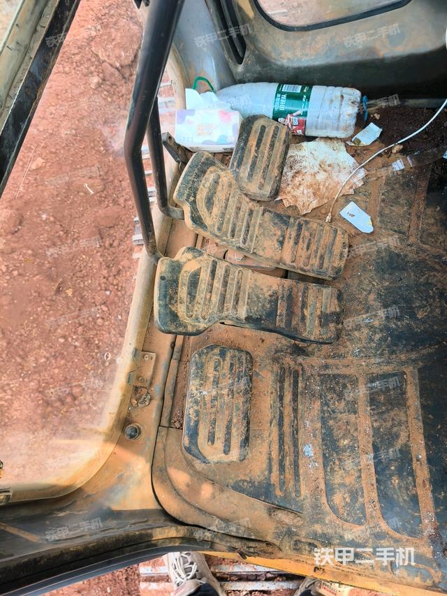 駕駛室左前45度（駕駛室部分）