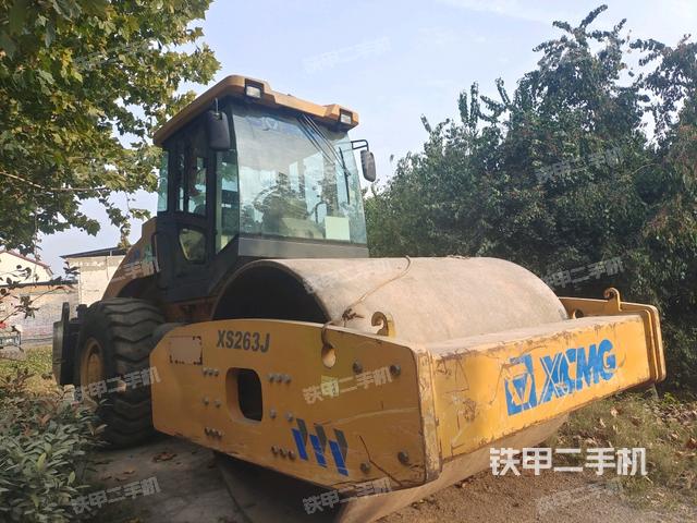 右前45°（壓路機(jī)整機(jī)外觀）