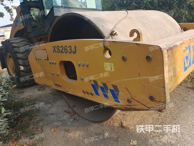 前車架正右側(cè)（壓路機(jī)前后車架）