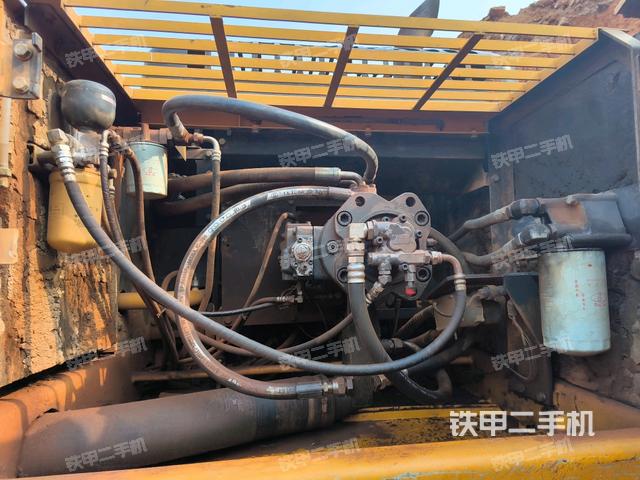 液壓泵斜45?左（大件艙室）