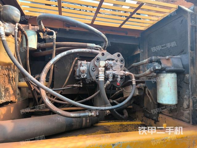 液壓泵斜45?右（大件艙室）