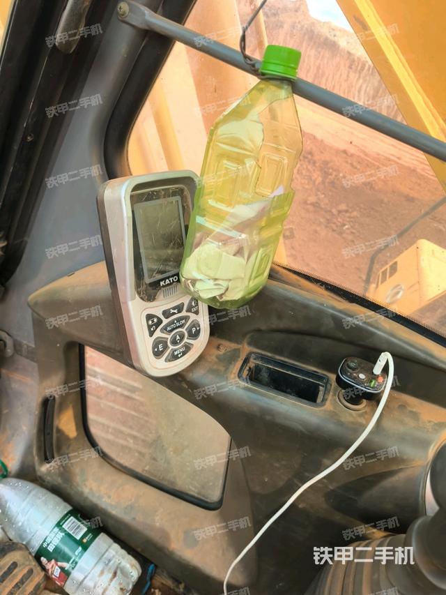 座椅左側(cè)控制臺(tái)/音響/含左手柄（駕駛室部分）