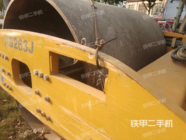 正后側(cè)（壓路機(jī)前后車架）