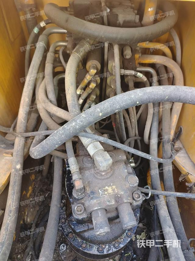 回轉馬達和主控閥（整機外觀）