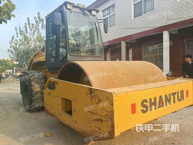 右前45°（壓路機(jī)整機(jī)外觀）