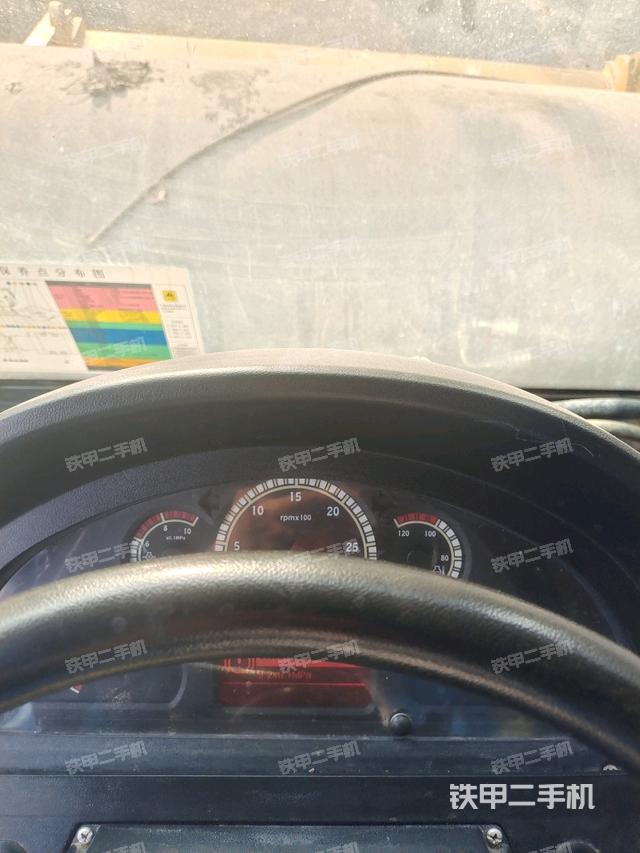 儀表盤全景（壓路機(jī)駕駛室）