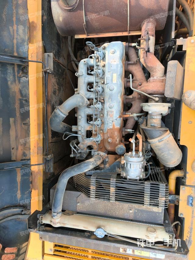 發(fā)動(dòng)機(jī)室（上車部件）