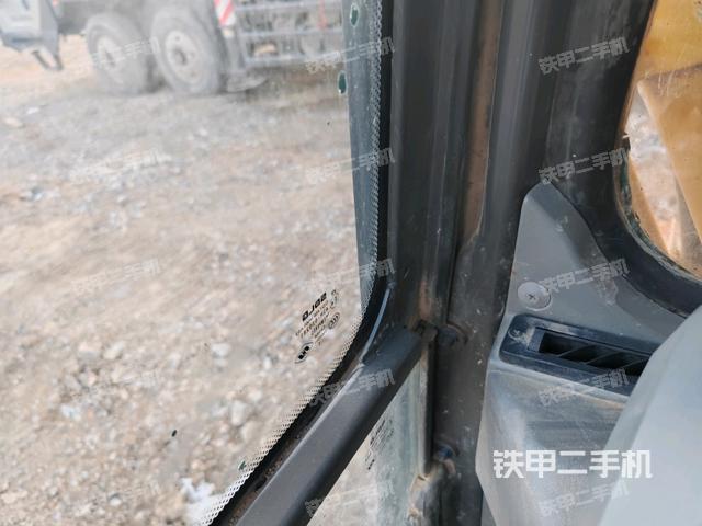 駕駛室正側(cè)（駕駛室部分）