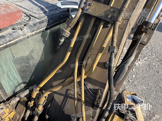 驾驶室顶部（整机外观）