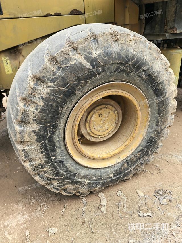 右后輪（行走機(jī)構(gòu)）