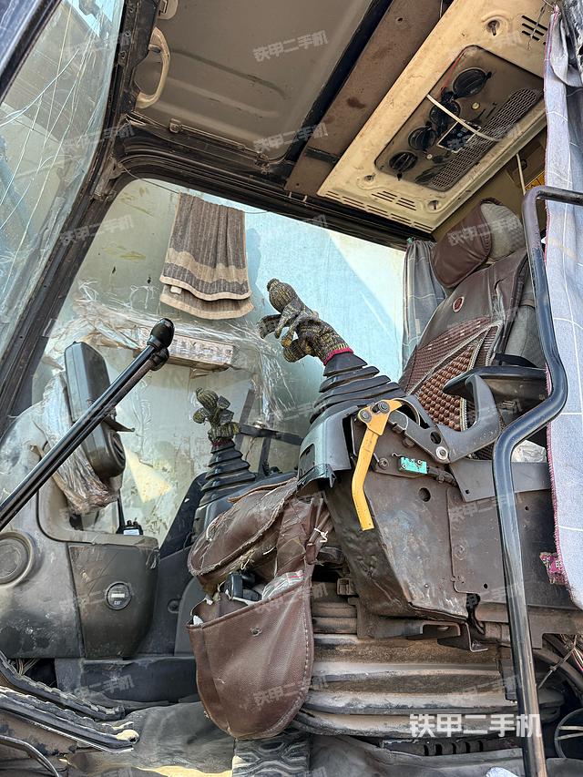 驾驶室整体（整机外观）