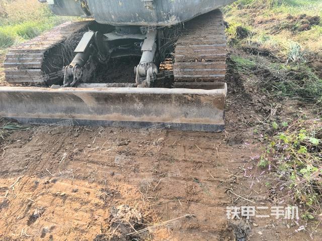 轉(zhuǎn)盤和下車架正前（工作和回轉(zhuǎn)裝置）