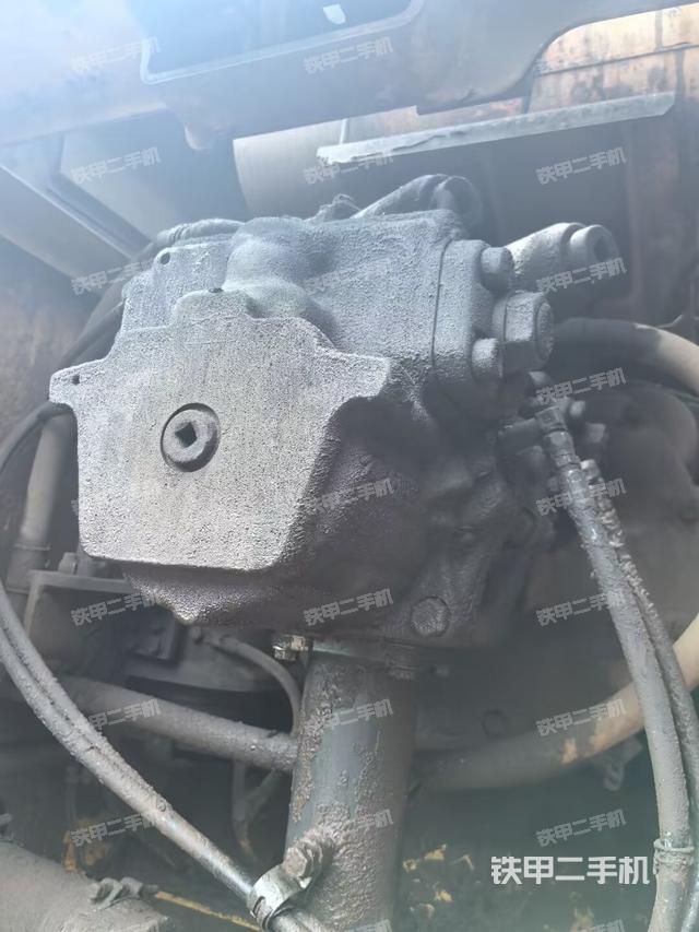 液压泵斜45 左（大件舱室）