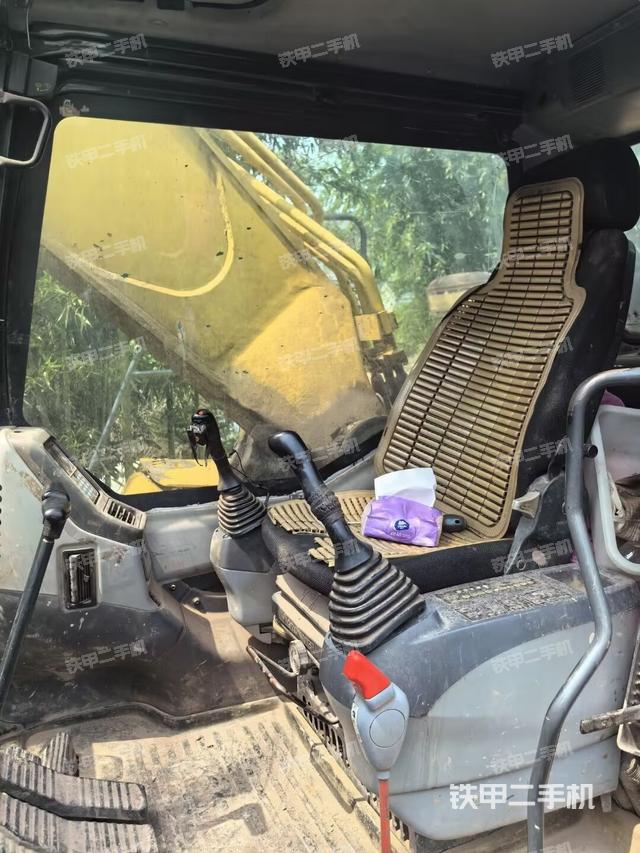 后窗玻璃角标（驾驶室部分）