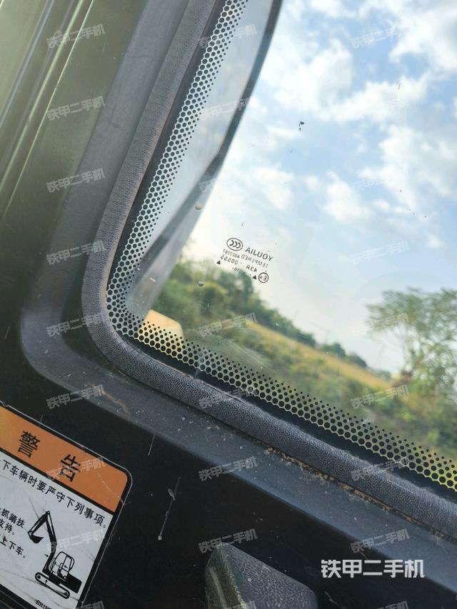 ?駕駛室正側(cè)（駕駛室部分）