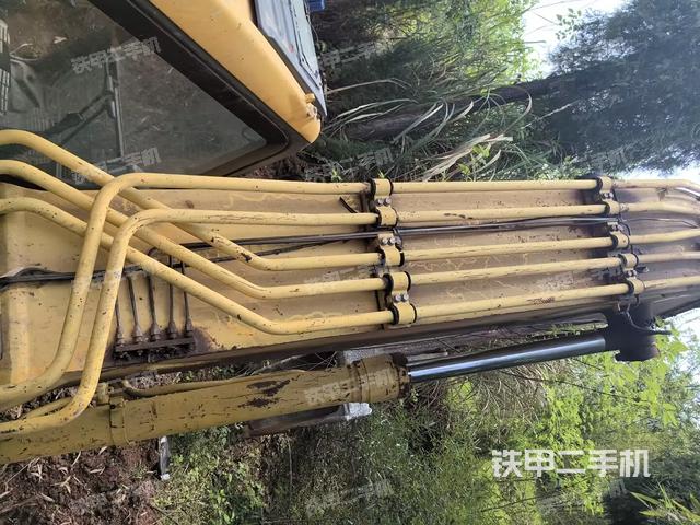 大臂背部俯视（工作和回转装置）