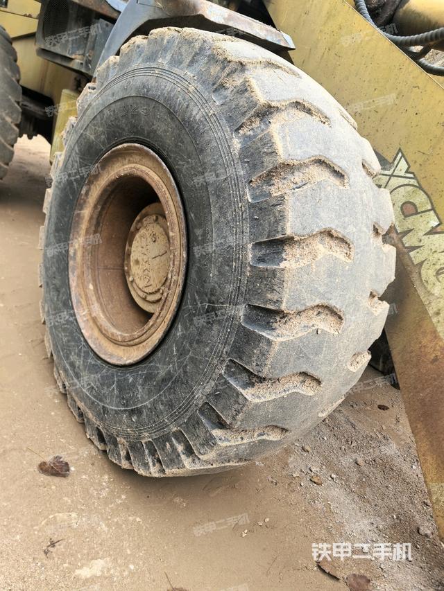 右前輪（行走機(jī)構(gòu)）