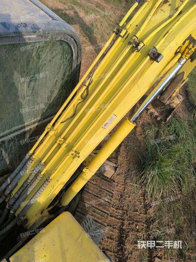 鏟斗右后整體（工作和回轉(zhuǎn)裝置）