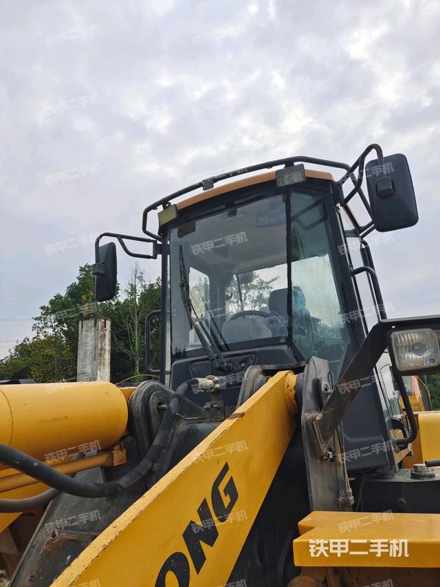 駕駛室正側(cè)（駕駛室部分）