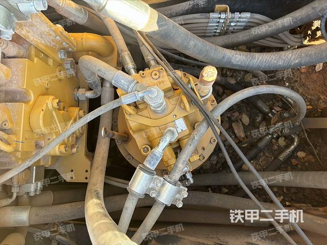 回轉(zhuǎn)馬達和主控閥（整機外觀）