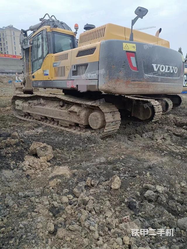 駕駛室整體（整機(jī)外觀(guān)）