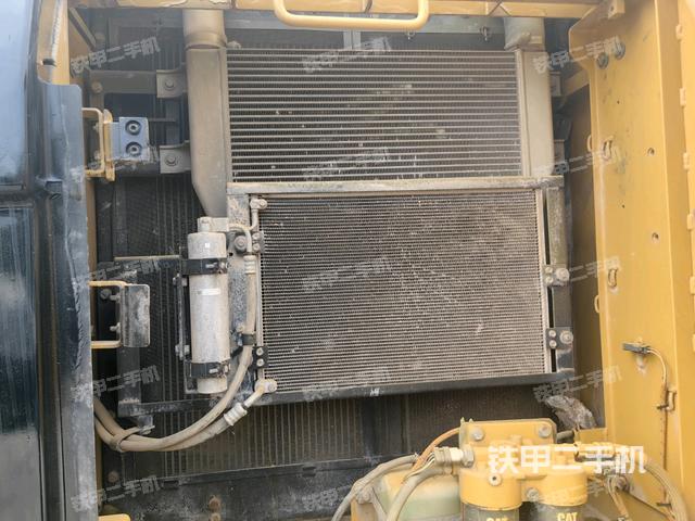 散熱器正面（大件艙室）