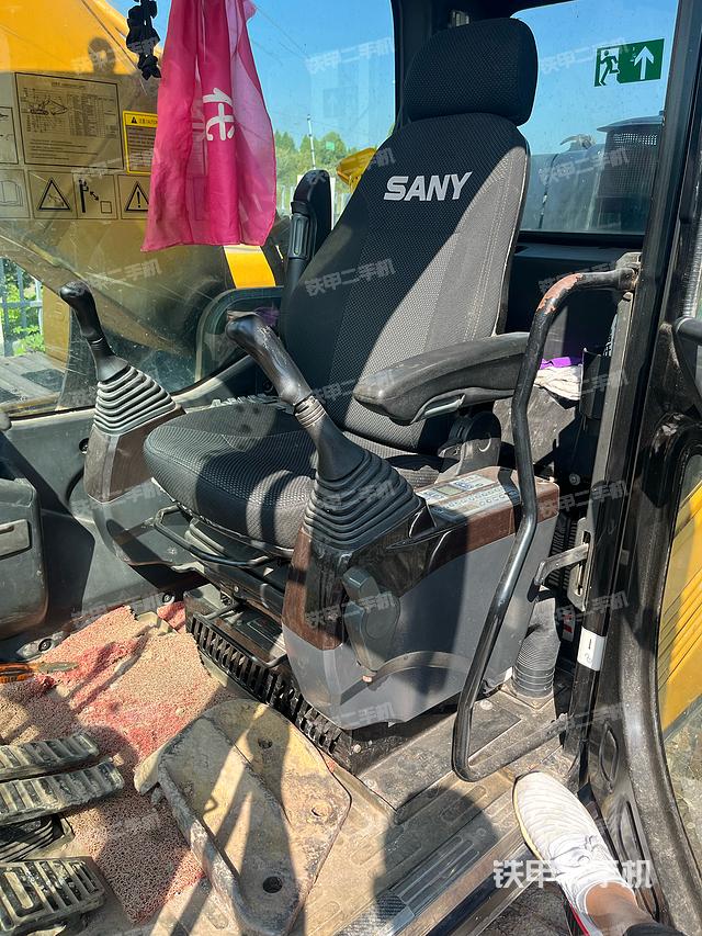 驾驶室整体（整机外观）