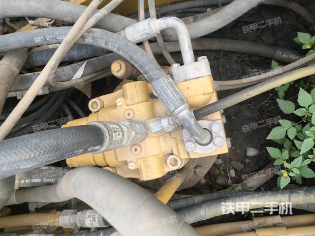 回轉(zhuǎn)馬達(dá)（上車部件）