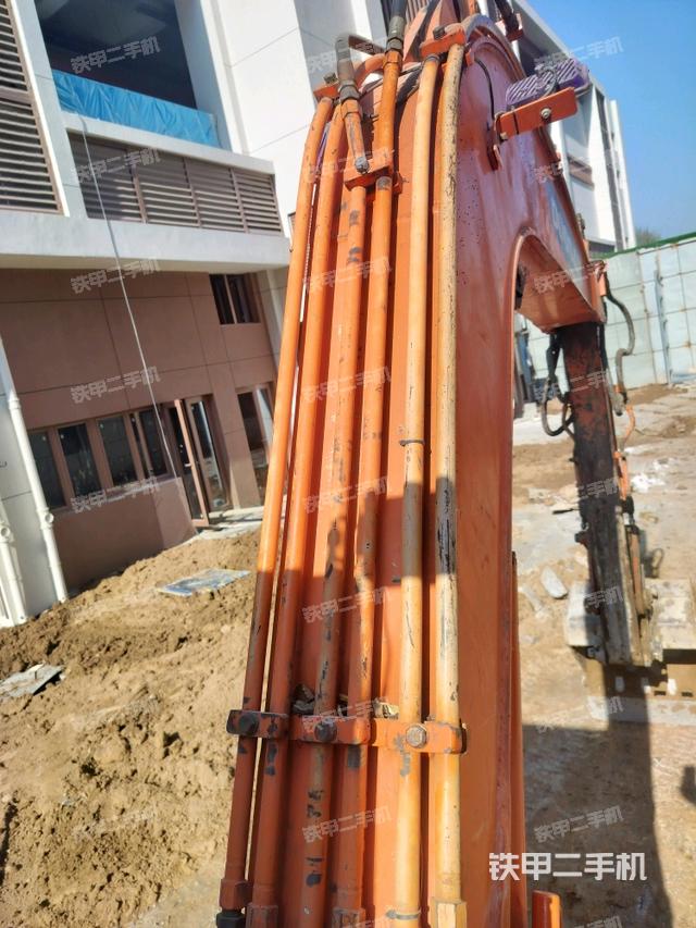 大臂背部俯視（工作和回轉(zhuǎn)裝置）