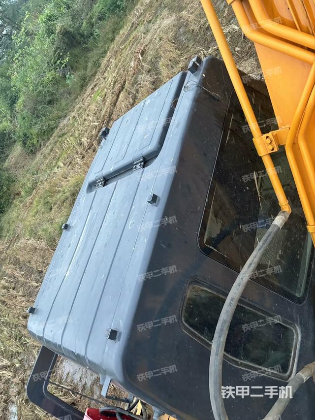 駕駛室頂部（整機(jī)外觀）