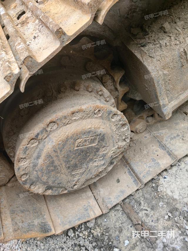 右驅(qū)動輪（行走機(jī)構(gòu)）