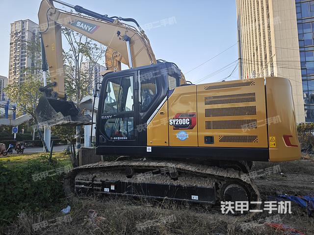 三一重工SY200C挖掘机