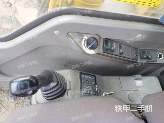 座椅右側(cè)控制臺/鑰匙門/油門/含右手柄（駕駛室部分）