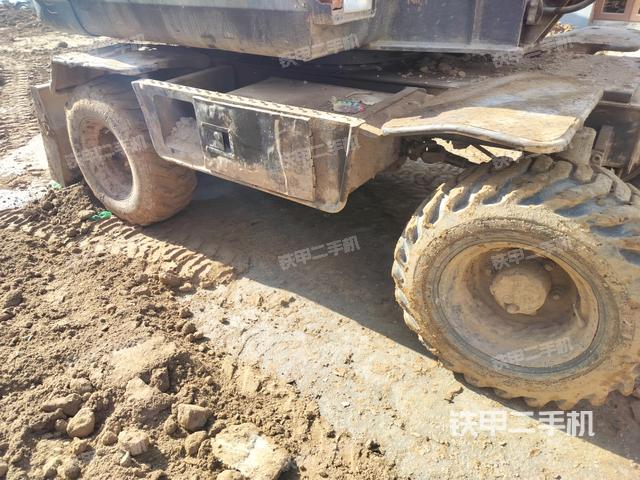 左側(cè)履帶整體?（行走機(jī)構(gòu)）