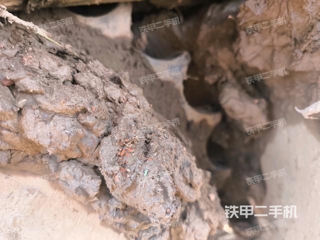 左側(cè)履帶整體?（行走機(jī)構(gòu)）